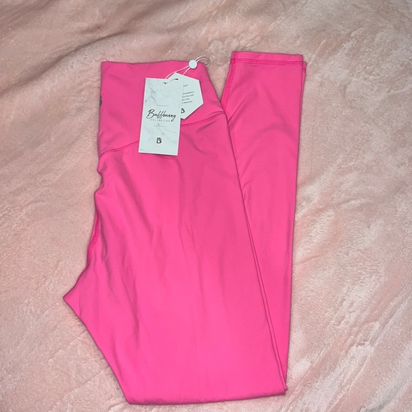 New! BuffBunny leggings 🩷🤍 - Picture 1 of 3